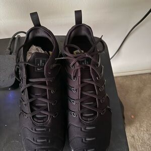 🔥 BRAND NEW Nike Air VaporMax Plus Sneakers – size 13. A Must-Have Gem! 🔥